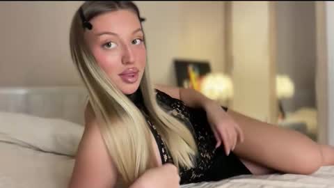 GARRY AND SOPHIA online show from 12/16/25, 08:14