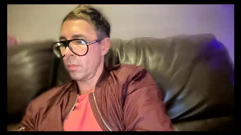 Snapshot of skyfly333 chatting on 06/17/26, 03:57 IAN HARD online show from 06/17/26, 03:57