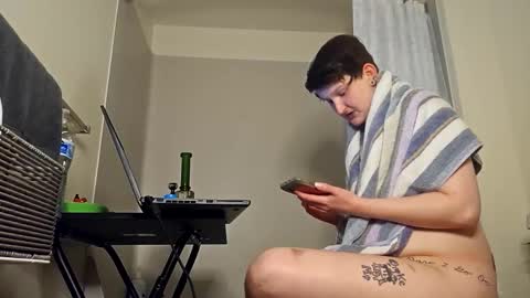 Snapshot of skyisacutie chatting on 12/01/25, 09:25 Skyisacutie online show from 12/01/25, 09:25