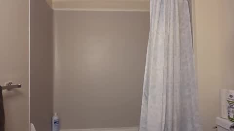 Snapshot of skyisacutie chatting on 12/14/25, 08:20 Skyisacutie online show from 12/14/25, 08:20