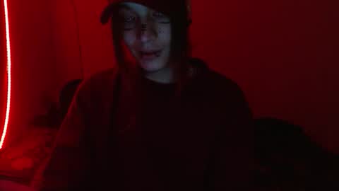 Snapshot of skykar chatting on 11/19/25, 04:34 reep online show from 11/19/25, 04:34