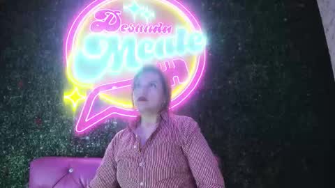 Snapshot of skylar__desire chatting on 10/20/25, 11:32 skylar__desire online show from 10/20/25, 11:32