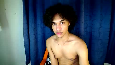 Snapshot of skylarg555 chatting on 09/17/25, 01:40 skyla online show from 09/17/25, 01:40