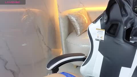 Snapshot of skyler_gracee_tx chatting on 10/14/25, 01:01 Live 800am 200pm COLOMBIAN HOUR online show from 10/14/25, 01:01