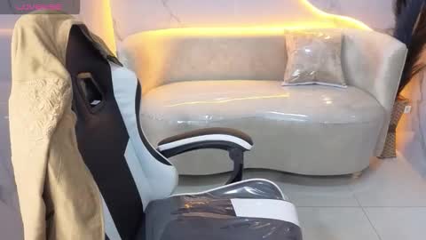 Snapshot of skyler_gracee_tx chatting on 10/21/25, 12:50 Live 800am 200pm COLOMBIAN HOUR online show from 10/21/25, 12:50