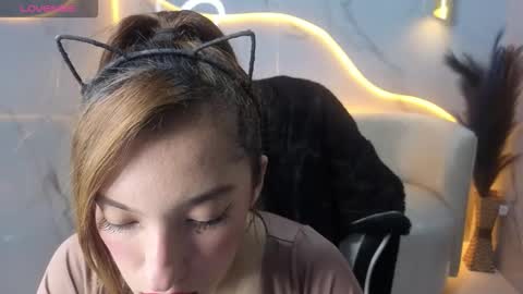 Snapshot of skyler_gracee_tx chatting on 10/25/25, 01:07 Live 800am 200pm COLOMBIAN HOUR online show from 10/25/25, 01:07