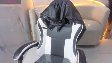 Snapshot of skyler_gracee_tx chatting on 10/27/25, 01:15 Live 800am 200pm COLOMBIAN HOUR online show from 10/27/25, 01:15