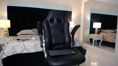 SKYLERBIGXXX online show from 07/24/26, 03:59