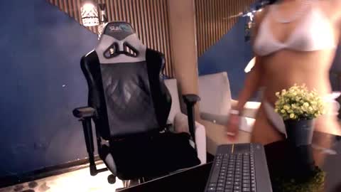 skylerbloom online show from 09/20/25, 04:35