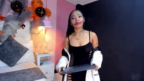 Snapshot of skylerbloom chatting on 11/01/25, 03:52 skylerbloom online show from 11/01/25, 03:52