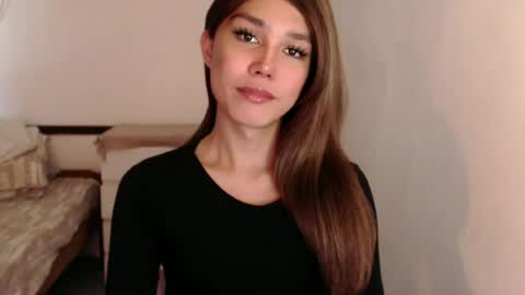 Snapshot of skyllerkent chatting on 06/19/26, 04:28 Sky online show from 06/19/26, 04:28