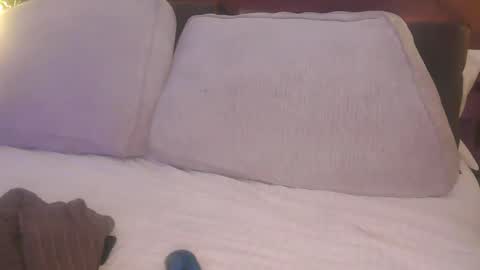 skyonetoo3 online show from 09/17/25, 07:15