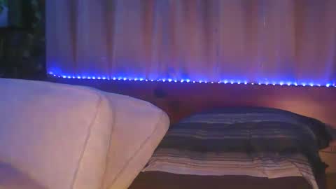 skyonetoo3 online show from 09/27/25, 04:39