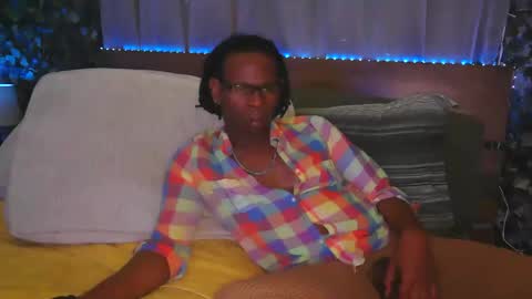 skyonetoo3 online show from 10/17/25, 02:59