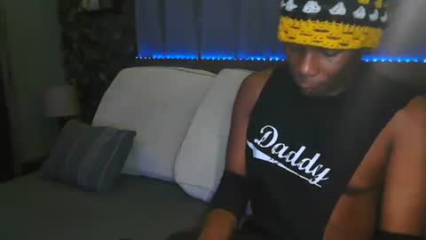 skyonetoo3 online show from 10/18/25, 01:52