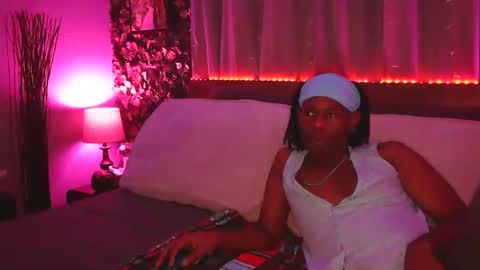 skyonetoo3 online show from 11/06/25, 02:23