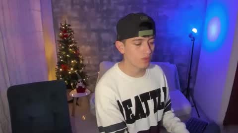 Snapshot of skyrid3r chatting on 12/04/25, 06:16 Skyrider online show from 12/04/25, 06:16