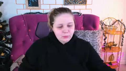 Snapshot of sladadeew chatting on 01/15/26, 09:14 Slada Deew online show from 01/15/26, 09:14