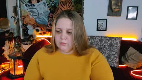 Snapshot of sladadeew chatting on 01/17/26, 09:14 Slada Deew online show from 01/17/26, 09:14