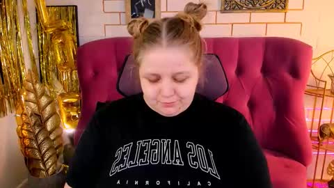 Snapshot of sladadeew chatting on 02/19/26, 09:16 Slada Deew online show from 02/19/26, 09:16