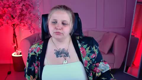 Snapshot of sladadeew chatting on 06/10/26, 09:19 Slada Deew online show from 06/10/26, 09:19