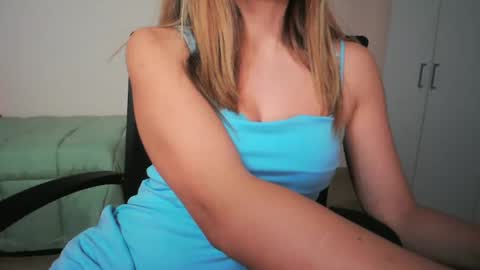 Snapshot of sladypretty chatting on 02/21/26, 05:25 Slady online show from 02/21/26, 05:25