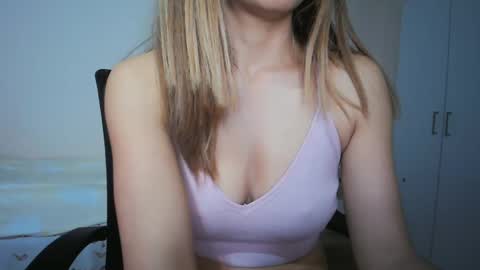 Snapshot of sladypretty chatting on 04/04/26, 10:35 Slady online show from 04/04/26, 10:35