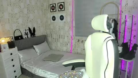 Snapshot of slaughtyalexxx chatting on 02/22/25, 05:55 Alexandria my love online show from 02/22/25, 05:55