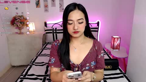 Snapshot of slave_amanda69 chatting on 01/12/25, 05:24 Queen Cyrine online show from 01/12/25, 05:24