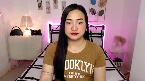 Queen Cyrine online show from 02/15/26, 10:28