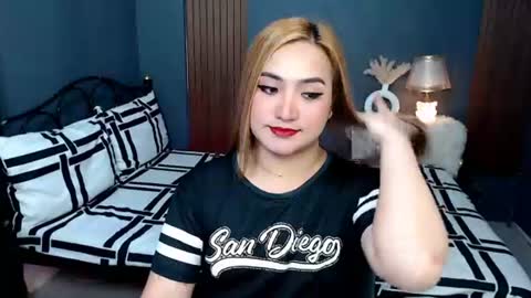 Queen Cyrine online show from 06/24/26, 04:22