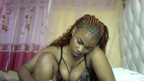 Snapshot of slayslay002 chatting on 01/29/25, 10:22 Rose online show from 01/29/25, 10:22