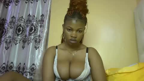 Snapshot of slayslay002 chatting on 02/14/25, 02:28 Rose online show from 02/14/25, 02:28