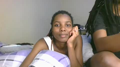 Snapshot of sleciah chatting on 11/23/25, 02:39 sleciah online show from 11/23/25, 02:39