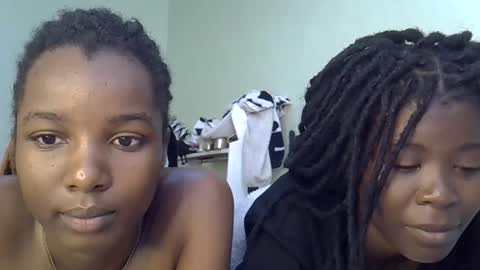 Snapshot of sleciah chatting on 12/18/25, 08:42 sleciah online show from 12/18/25, 08:42