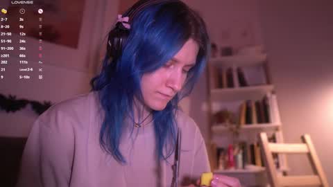 Snapshot of sleepingsonya chatting on 10/28/25, 09:17 Sonya online show from 10/28/25, 09:17