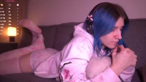 Snapshot of sleepingsonya chatting on 11/20/25, 10:09 Sonya online show from 11/20/25, 10:09