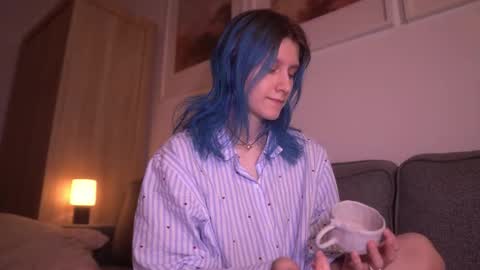 Snapshot of sleepingsonya chatting on 12/17/25, 09:32 Sonya online show from 12/17/25, 09:32