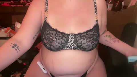 Snapshot of sleepyangel222 chatting on 10/22/25, 01:06 sleepyangel222 online show from 10/22/25, 01:06