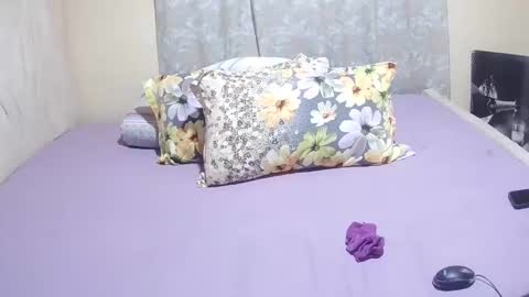 Snapshot of slender_sweetbabe chatting on 03/30/26, 11:33 slender_sweetbabe online show from 03/30/26, 11:33