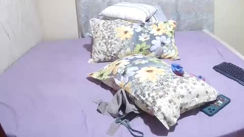 Snapshot of slender_sweetbabe chatting on 04/01/26, 09:10 slender_sweetbabe online show from 04/01/26, 09:10