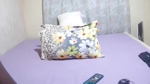 Snapshot of slender_sweetbabe chatting on 04/20/26, 11:13 slender_sweetbabe online show from 04/20/26, 11:13