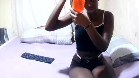 slender_sweetbabe online show from 07/15/26, 11:48