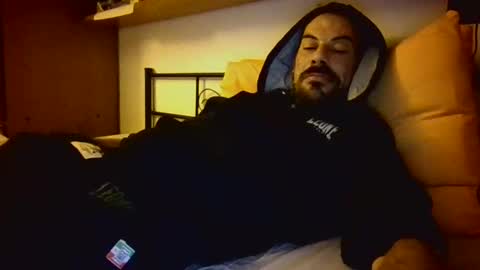 Snapshot of slevin1983 chatting on 01/14/26, 12:05 slevin online show from 01/14/26, 12:05