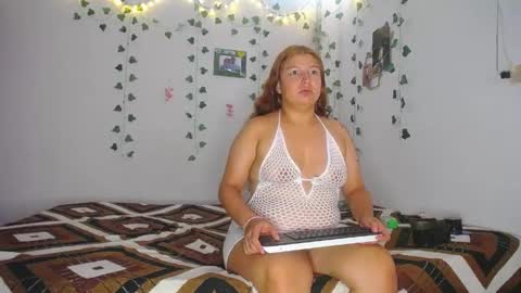sleyandluna1 online show from 06/09/26, 02:01