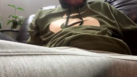 Snapshot of slick2285 chatting on 11/12/25, 08:59 slick2285 online show from 11/12/25, 08:59