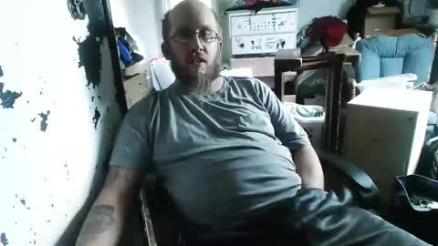 Snapshot of slickwill2391 chatting on 05/03/26, 05:19 slickwill2391 online show from 05/03/26, 05:19