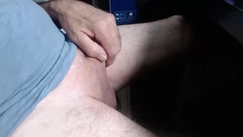 Snapshot of sliderguy699 chatting on 10/13/25, 01:05 sliderguy699 online show from 10/13/25, 01:05