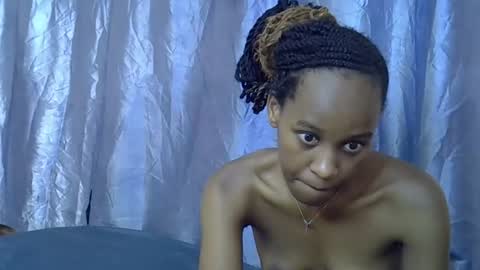 Snapshot of slim_alicia chatting on 10/14/25, 05:25 Alicia online show from 10/14/25, 05:25