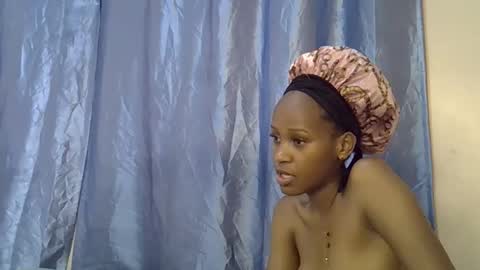 Snapshot of slim_alicia chatting on 11/05/25, 07:41 Alicia online show from 11/05/25, 07:41